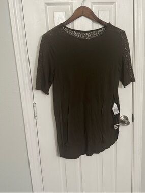 Old Navy Olive Green Lace-Shoulder Short Sleeve Tee